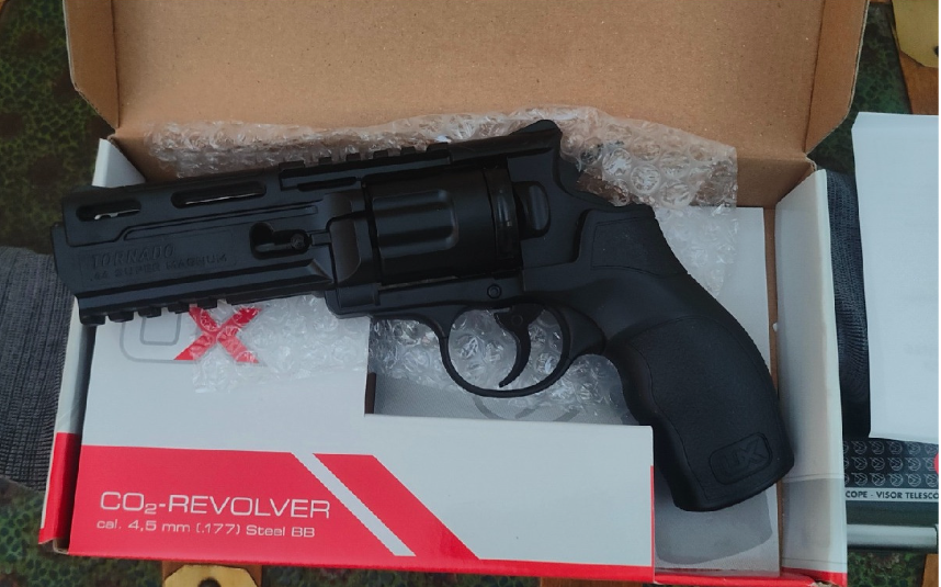 REVOLVER UMAREX TORNADO A BALINES