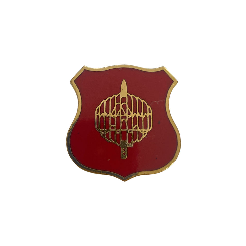 Piocha Escudo de Arma Roja