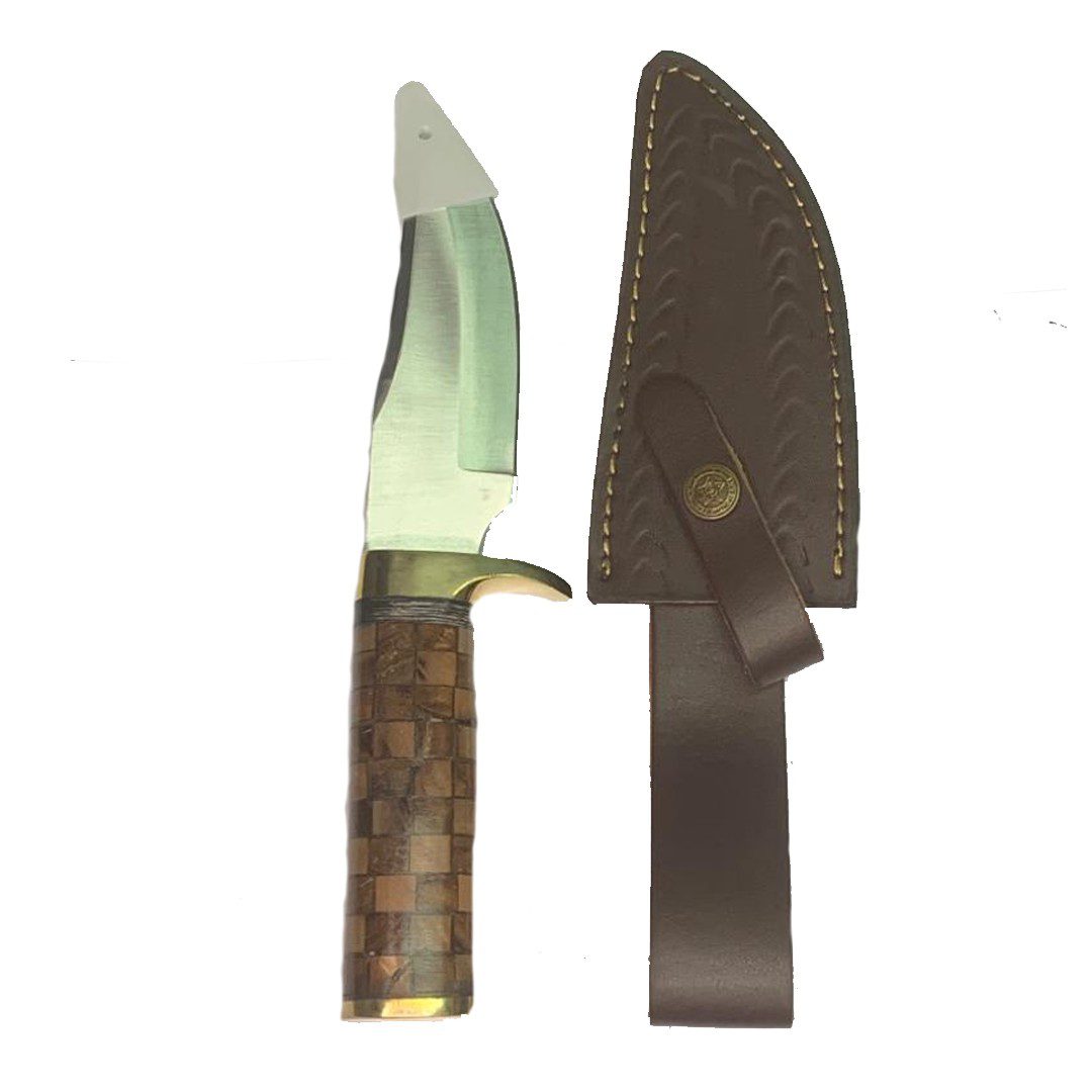 CUCHILLO DESOLLADOR CON MANGO DE CUADROS DE MADERA